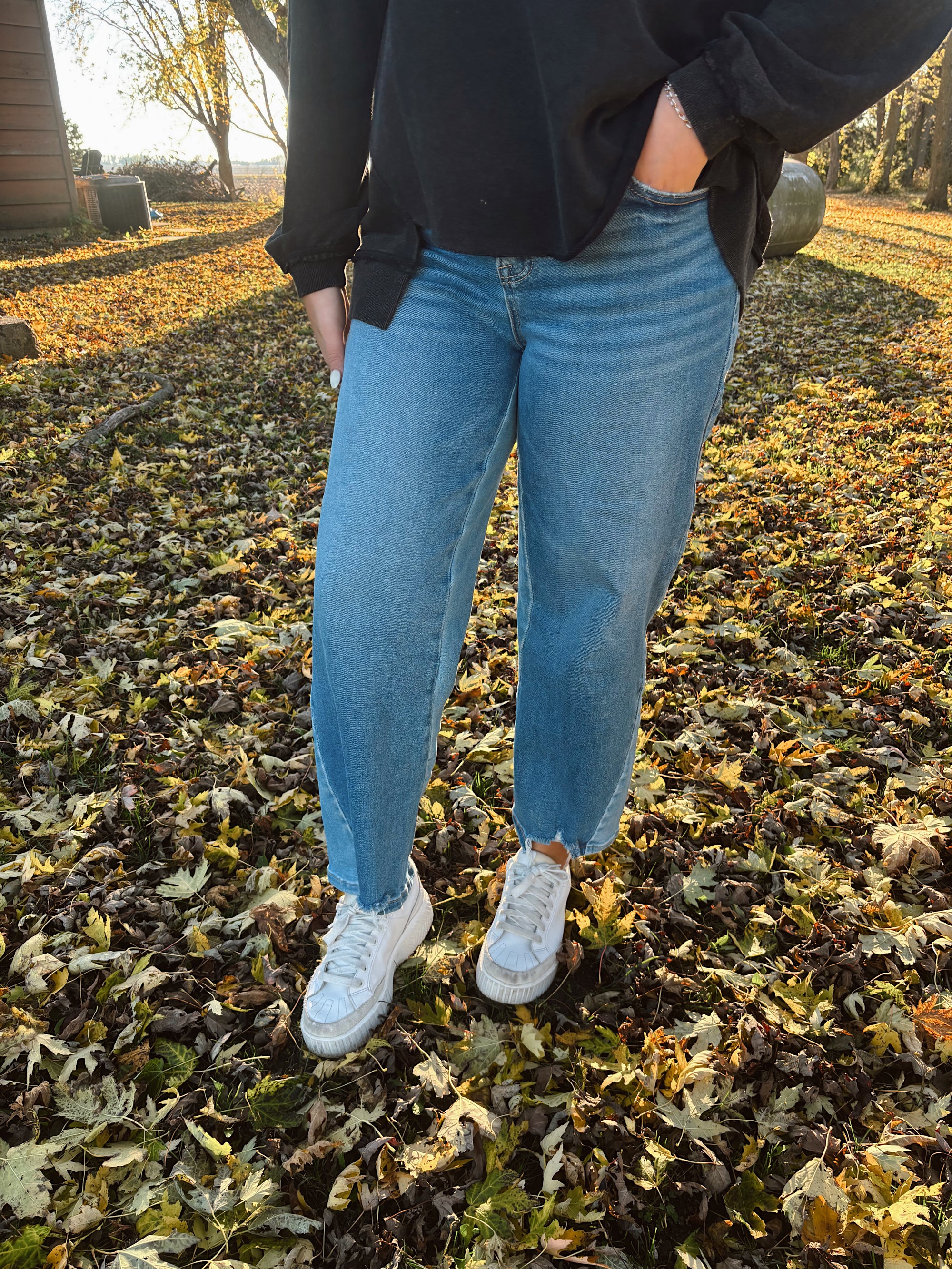 Risen Slouchy Cropped Barrel Jeans Contrast -Dark Combo