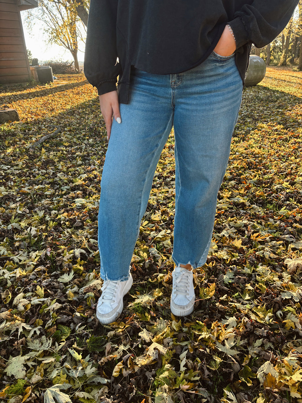 Risen Slouchy Cropped Barrel Jeans Contrast -Dark Combo