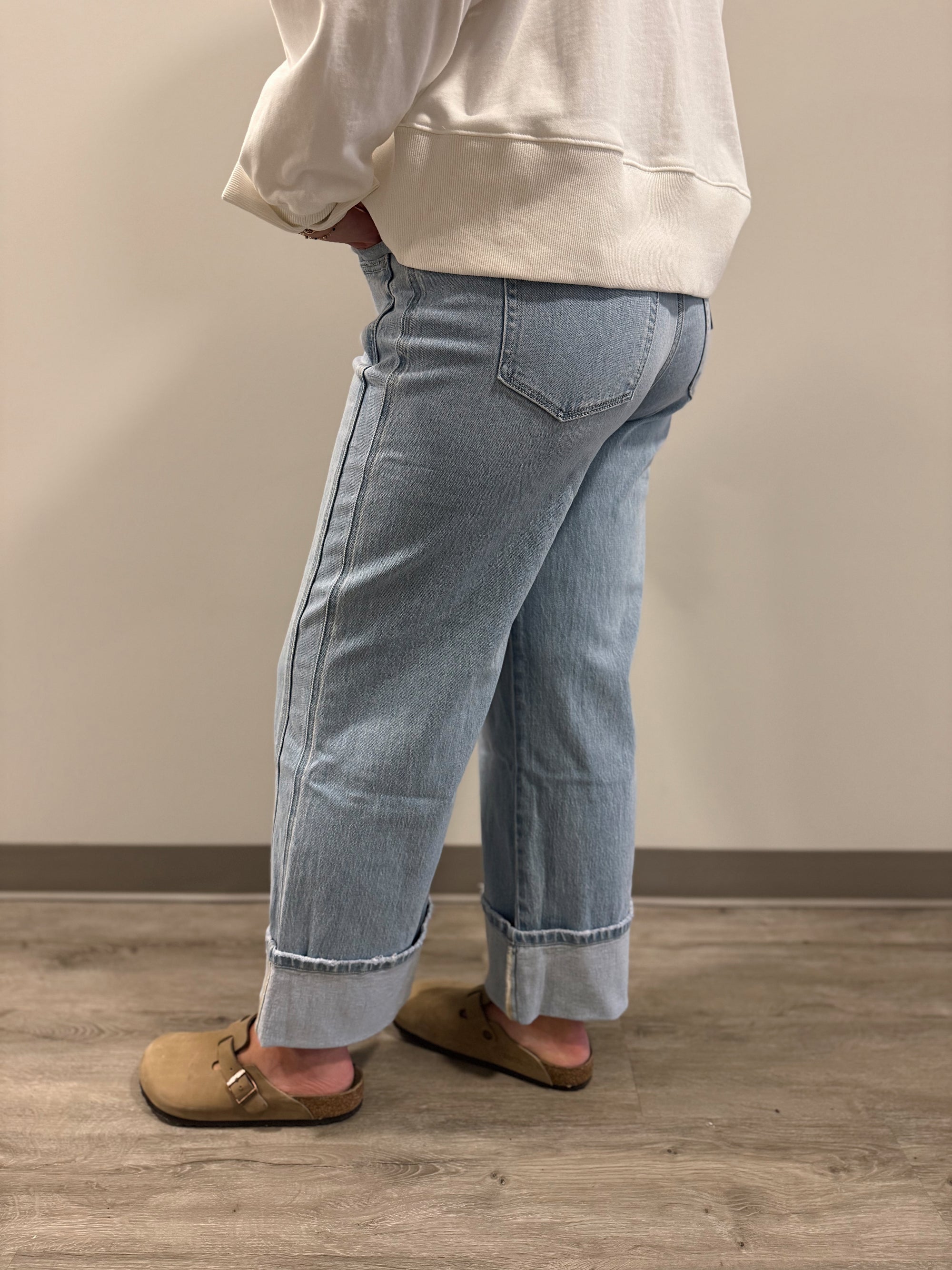 Vervet High Rise Cuffed Baggy Wide Jeans